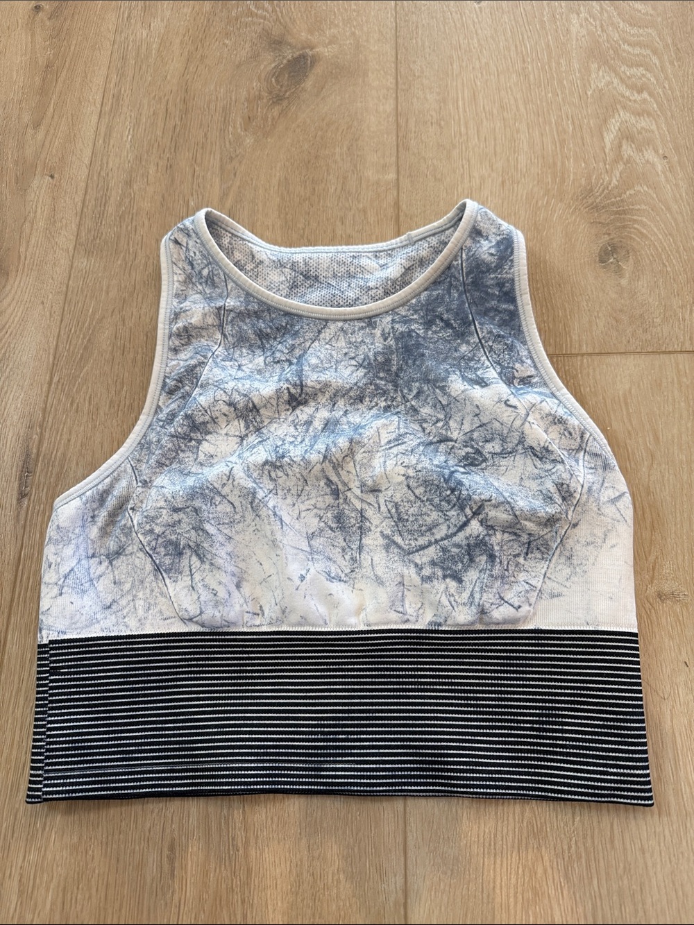 Lululemon sports bra/workout top